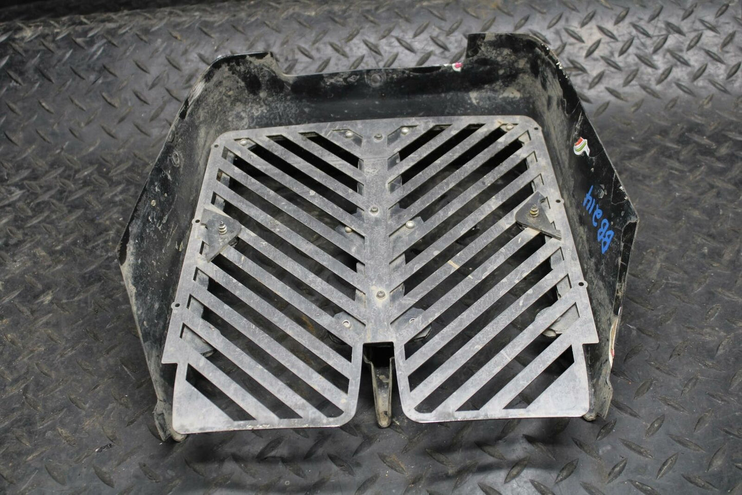 02-06 YAMAHA BANSHEE 350 FRONT CENTER BUMPER COVER GRILLE FASCIA PANEL BB214