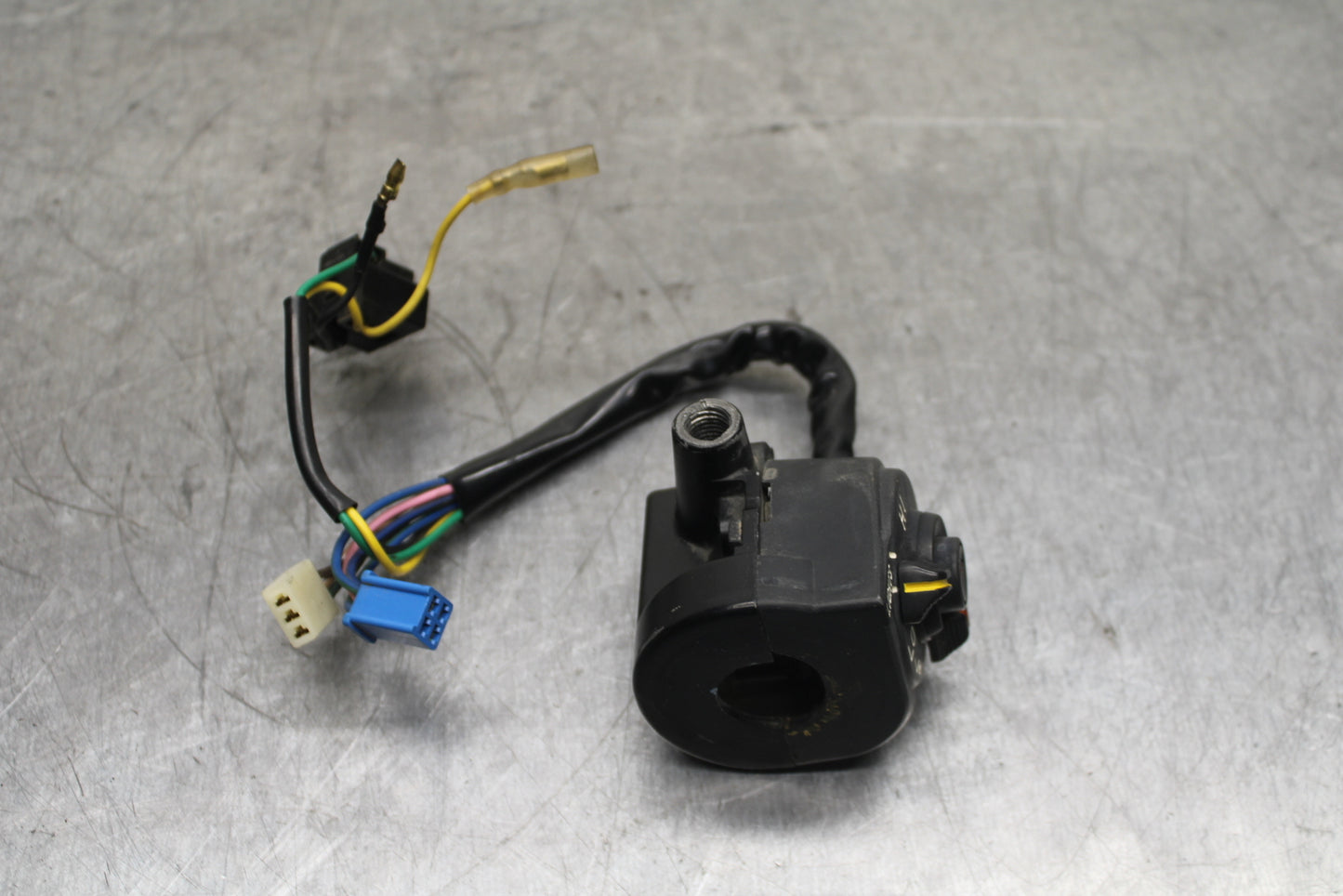 83-85 YAMAHA RIVA 180 XC180 LEFT HANDLE SWITCHES HORN SIGNALS SWITCH BB109