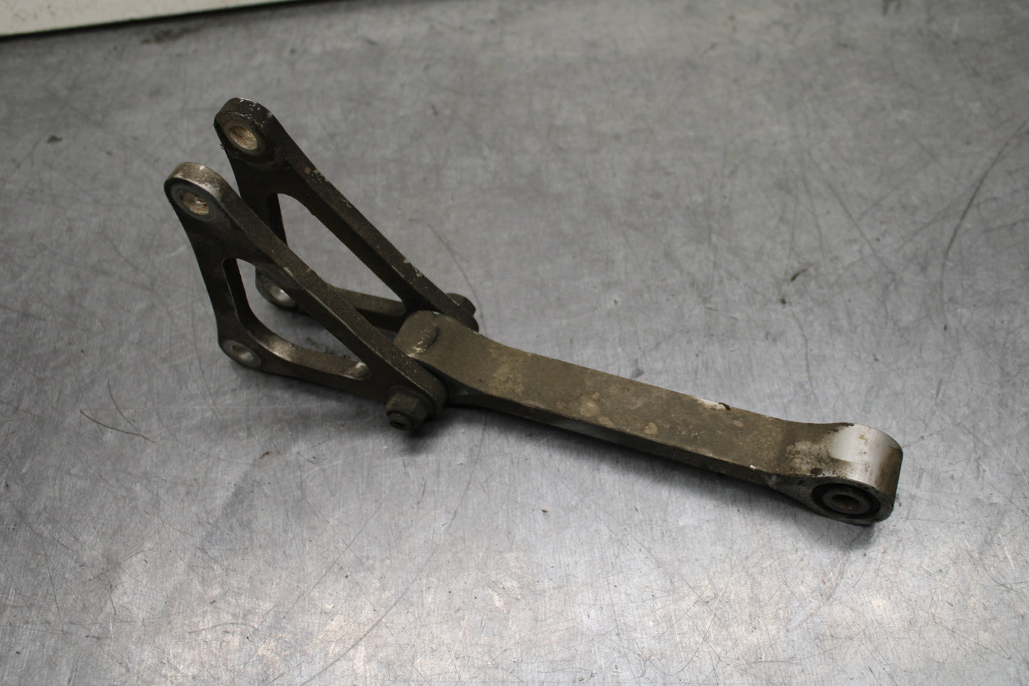 03-05 YAMAHA YZF R6 REAR DOGBONE SHOCK LINKAGE LINK BB751