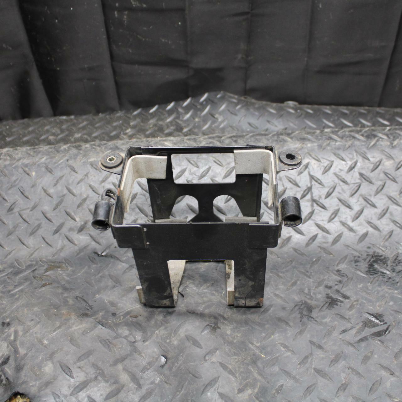 86 SUZUKI GS750ES BATTER TRAY BOX HOLDER BB233