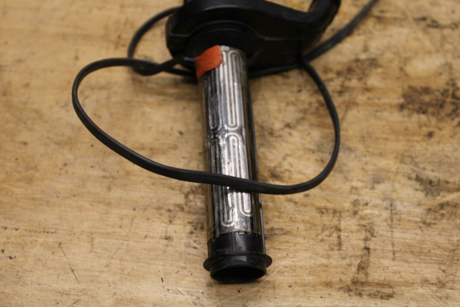 02-03 SUZUKI VSTROM 1000 THROTTLE CABLE LINE HOUSING GUIDE BB331