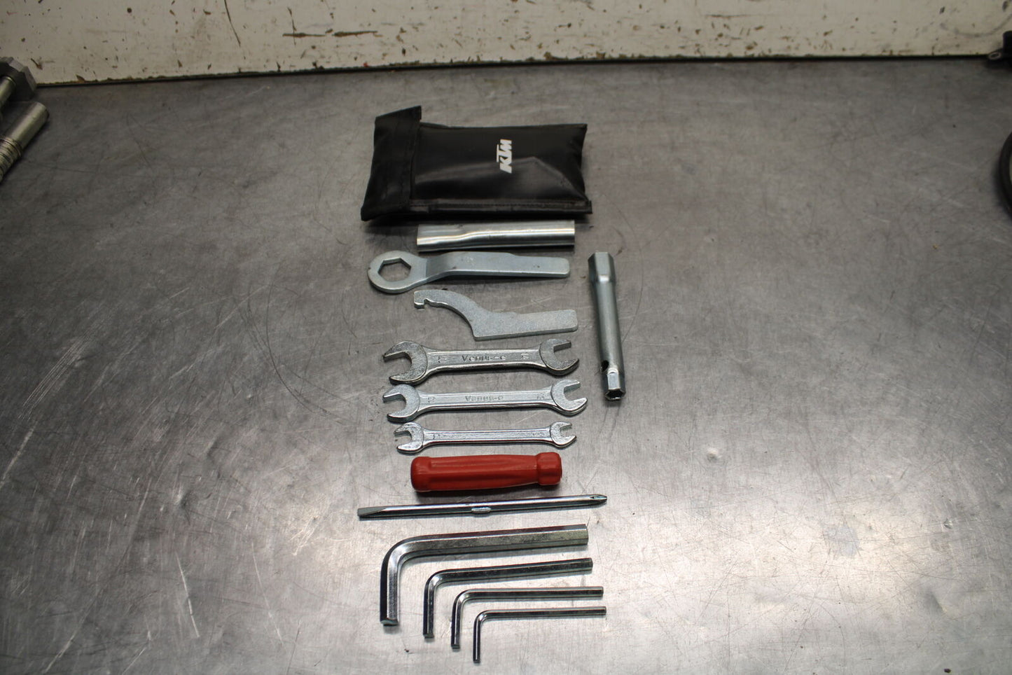 17-24 KTM 390 DUKE STOCK TOOLS OEM TOOL BAG KIT SET BB734