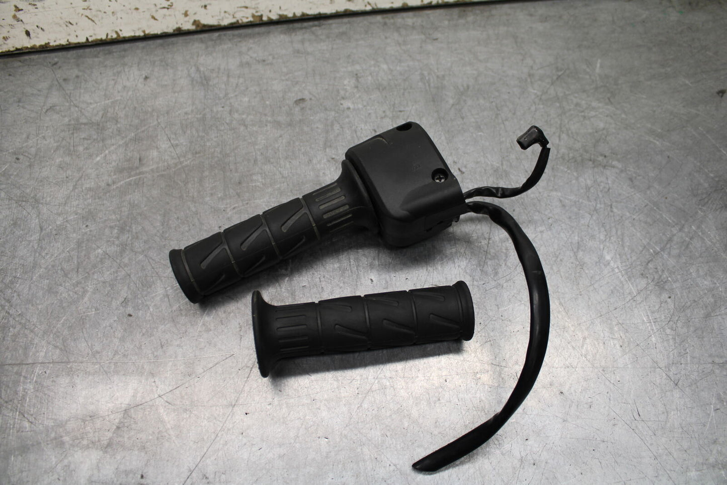 24 KAWASAKI NINJA 500 ABS RIGHT CLIP ON HANDLE KILL OFF START SWITCH BB730