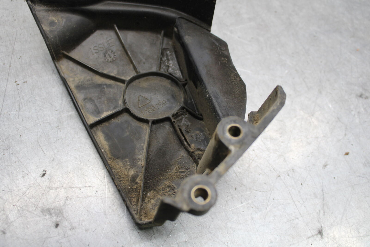 09-11 TRIUMPH DAYTONA 675 ENGINE SPROCKET COVER BB652