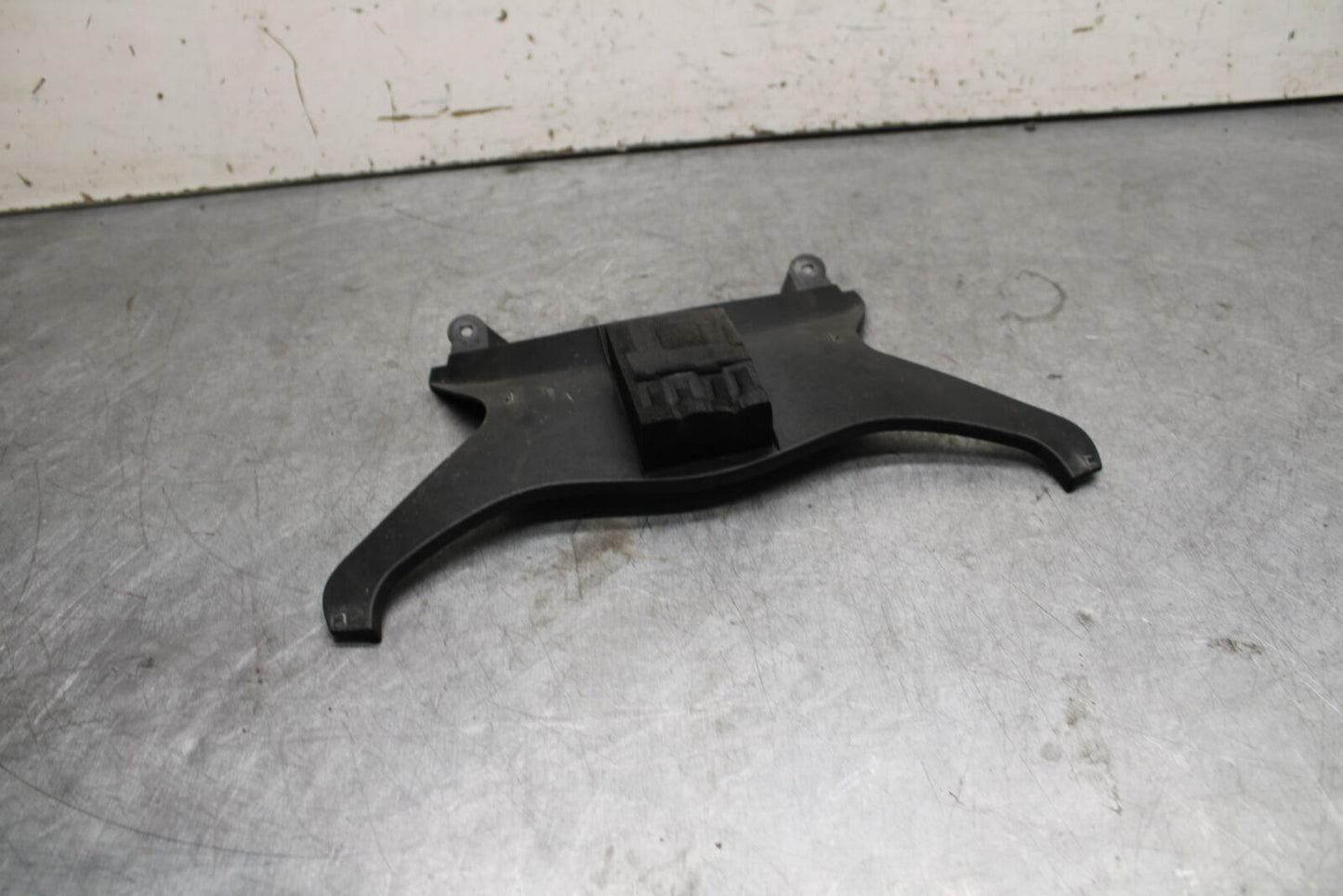 13-18 KAWASAKI NINJA ZX6R CENTER REAR BACK TAIL FAIRING COWL BB682