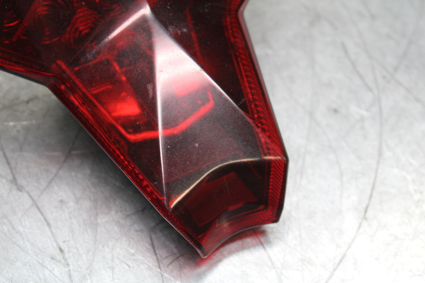 19-22 KAWASAKI Z400 REAR TAIL TAILLIGHT BACK BRAKE LIGHT BB738