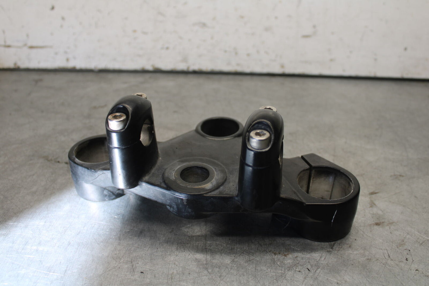 01-06 TRIUMPH TIGER 955I FORKS UPPER TRIPLE TREE CLAMP BB693