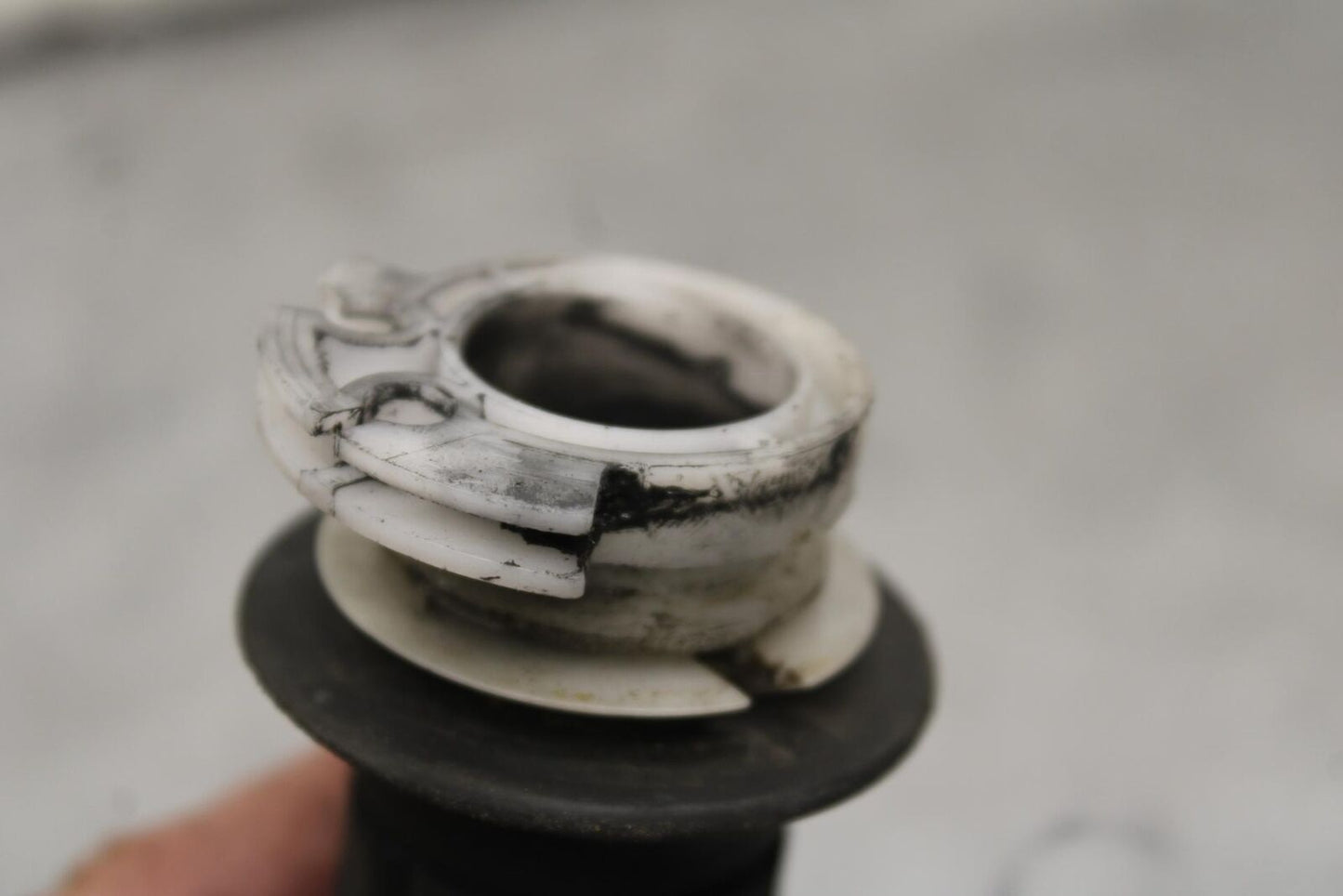 01-03 SUZUKI GSXR600 RIGHT THROTTLE GRIP BB639