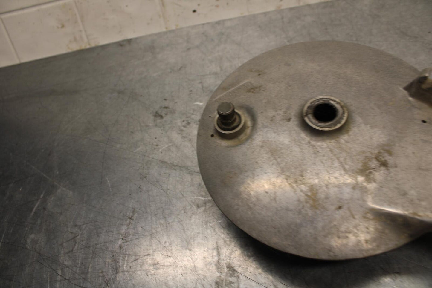 75 SUZUKI GT 550 REAR BRAKE HUB BB72