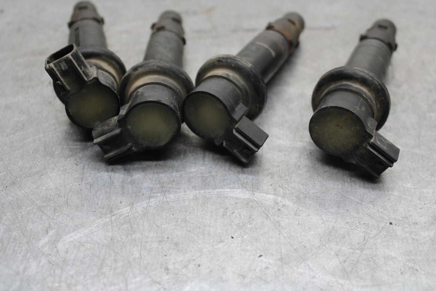 04-06 YAMAHA YZF R1 IGNITION COILS COIL SPARK PLUG CAPS 5VY-82310-00-00 BB659