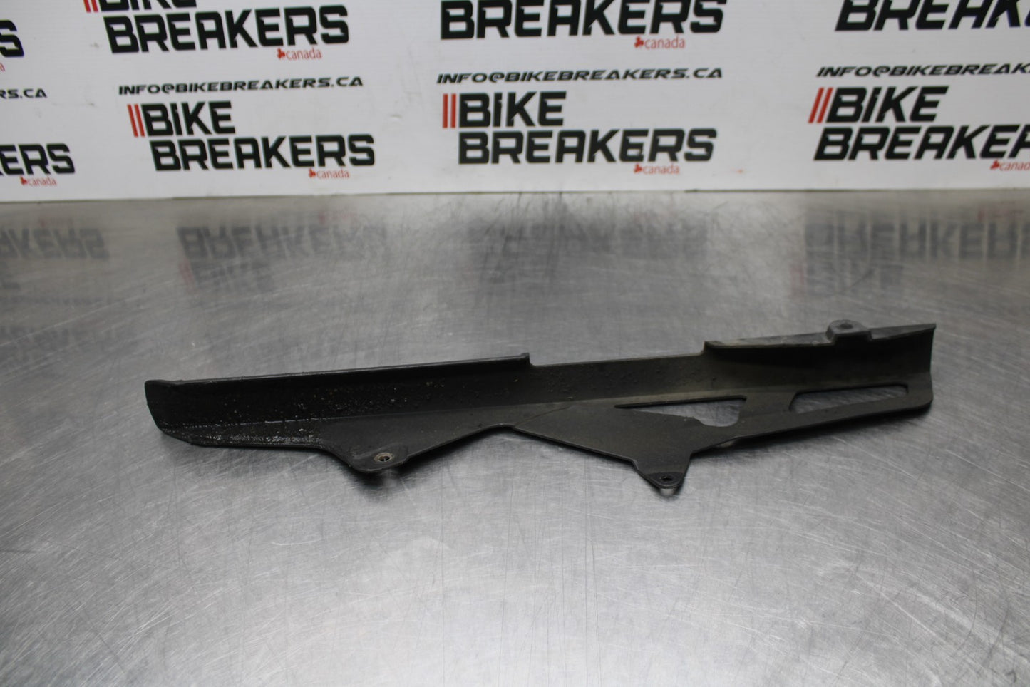 07 SUZUKI GSXR1000 REAR BACK DRIVE CHAIN GUARD COVER SHIELD BB770