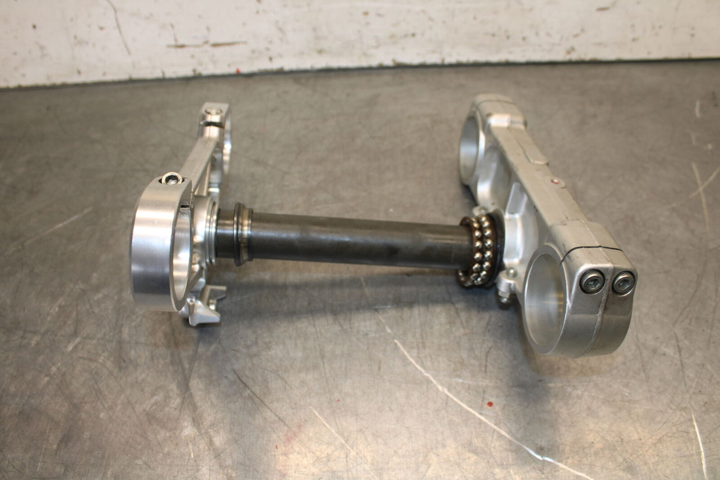 08-10 DUCATI 848 FRONT FORKS CLAMP TRIPLE TREE STEM SET BB705