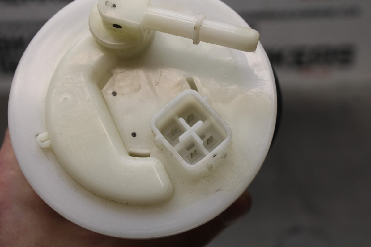 23 YAMAHA YZF R3 FUEL PUMP GAS PETROL SENDER UNIT BB806