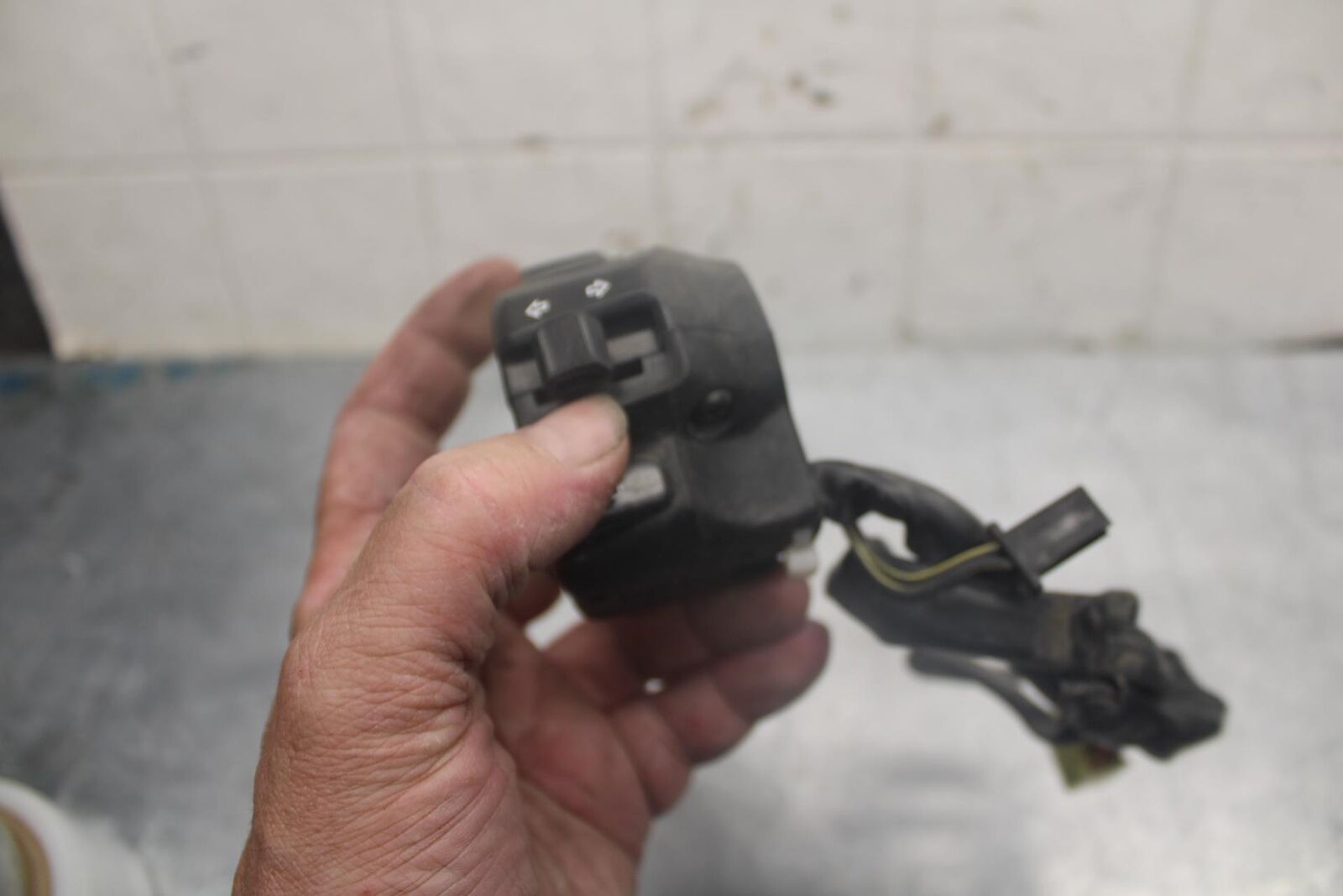 03-04 SUZUKI GSXR1000 LEFT CLIP ON HANDLE HORN SIGNALS SWITCH SWITCHES BB459