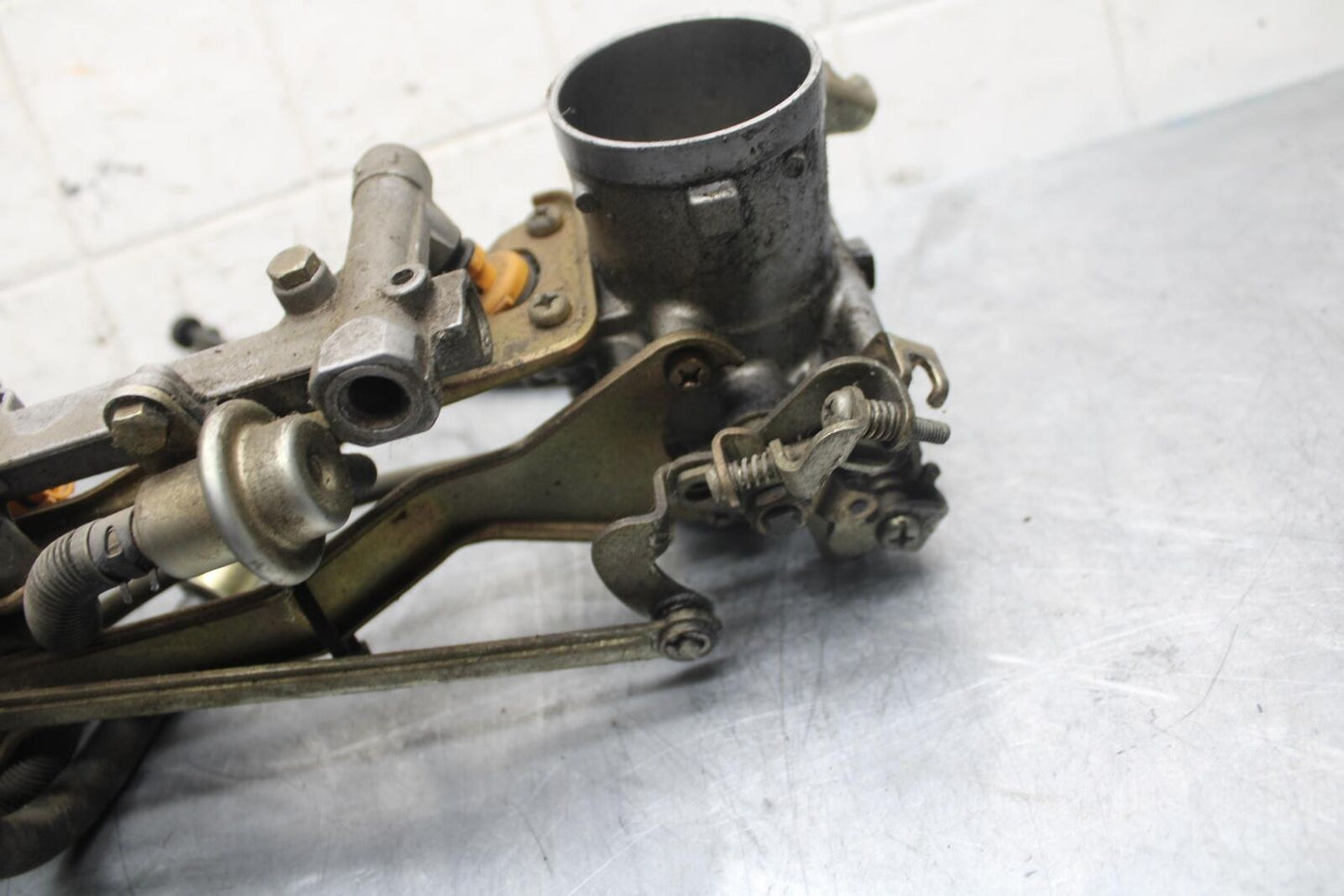 1998 Suzuki TL1000S MAIN FUEL INJECTORS / THROTTLE BODIES