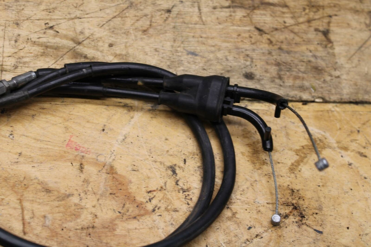 91-93 YAMAHA FZR1000 THROTTLE CABLES LINES BB339