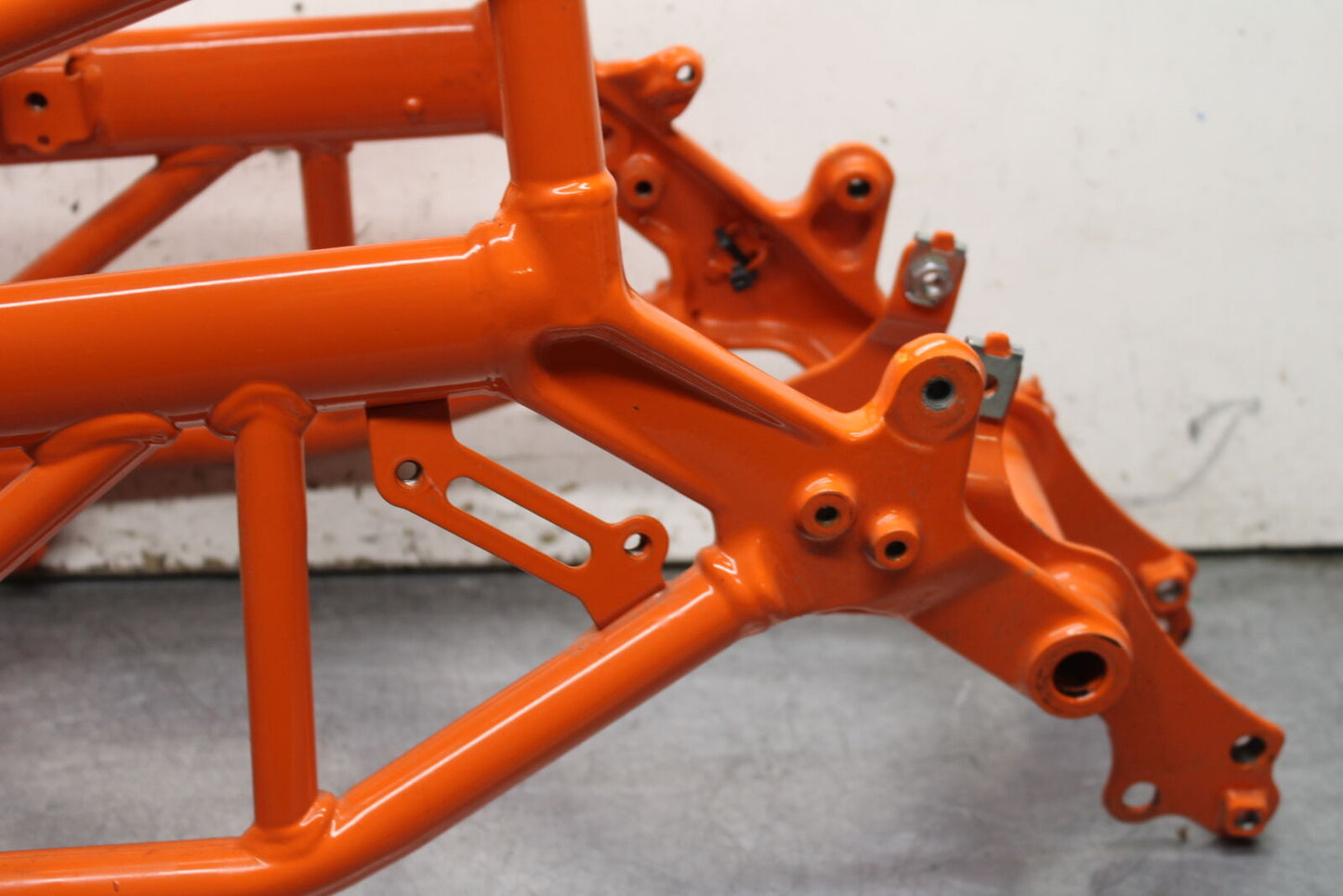 17-24 KTM 390 DUKE FRAME CHASSIS BB734