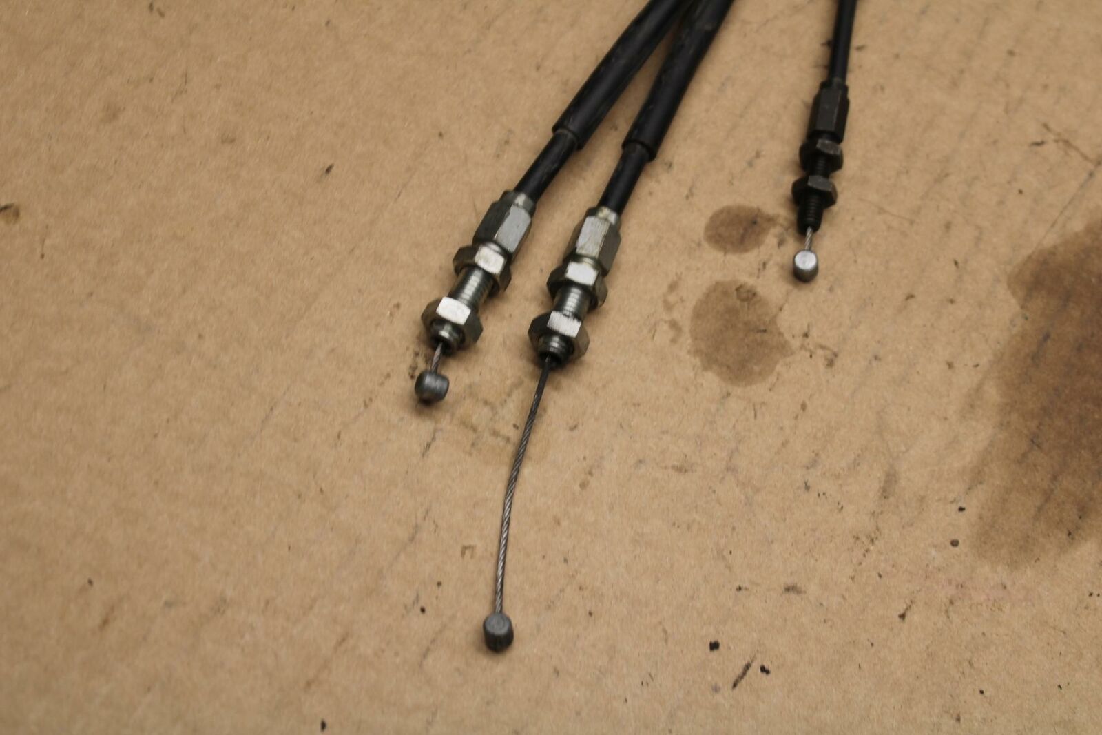 01 SUZUKI GSXR1000 THROTTLE CABLES LINES BB155b