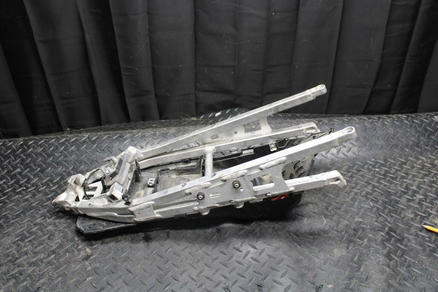 10-11 APRILIA RSV4 R REAR BACK TAIL SUBFRAME SUB FRAME BB202