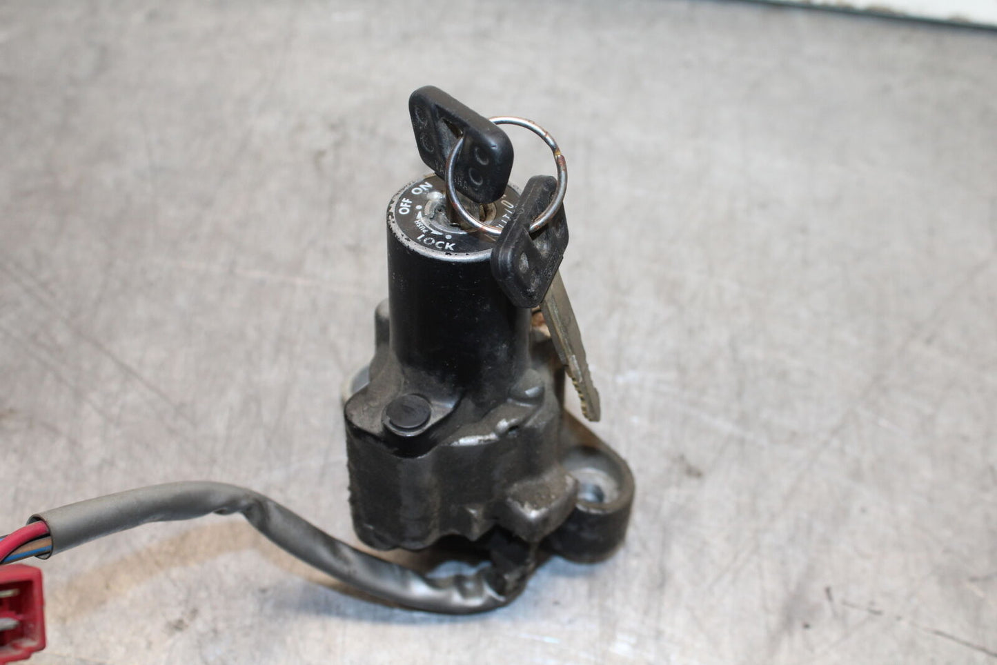 99-00 YAMAHA V STAR 1100 IGNITION LOCK W KEY BB711