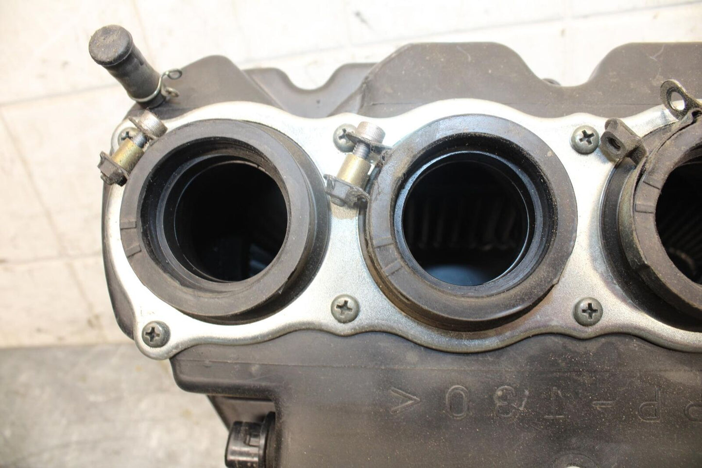 2003 Yamaha YZF R6 AIRBOX INTAKE FILTER 5SL-14411-00-00 5SL-14421-00-00 BB539
