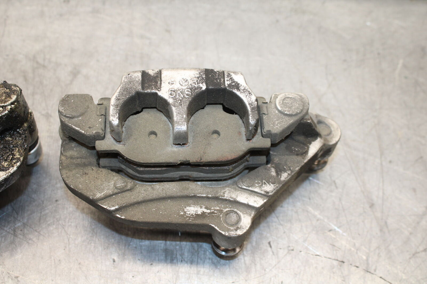 99-00 YAMAHA V STAR 1100 RIGHT LEFT FRONT BRAKE CALIPER SET PAIR CALIPERS BB711