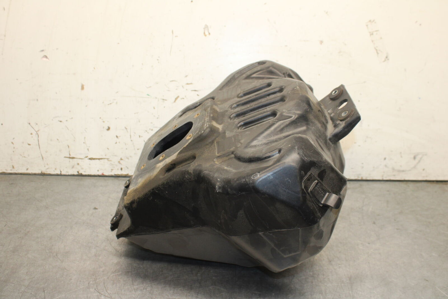 13-16 KTM 390 DUKE GAS TANK FUEL CELL PETROL RESERVOIR BB748