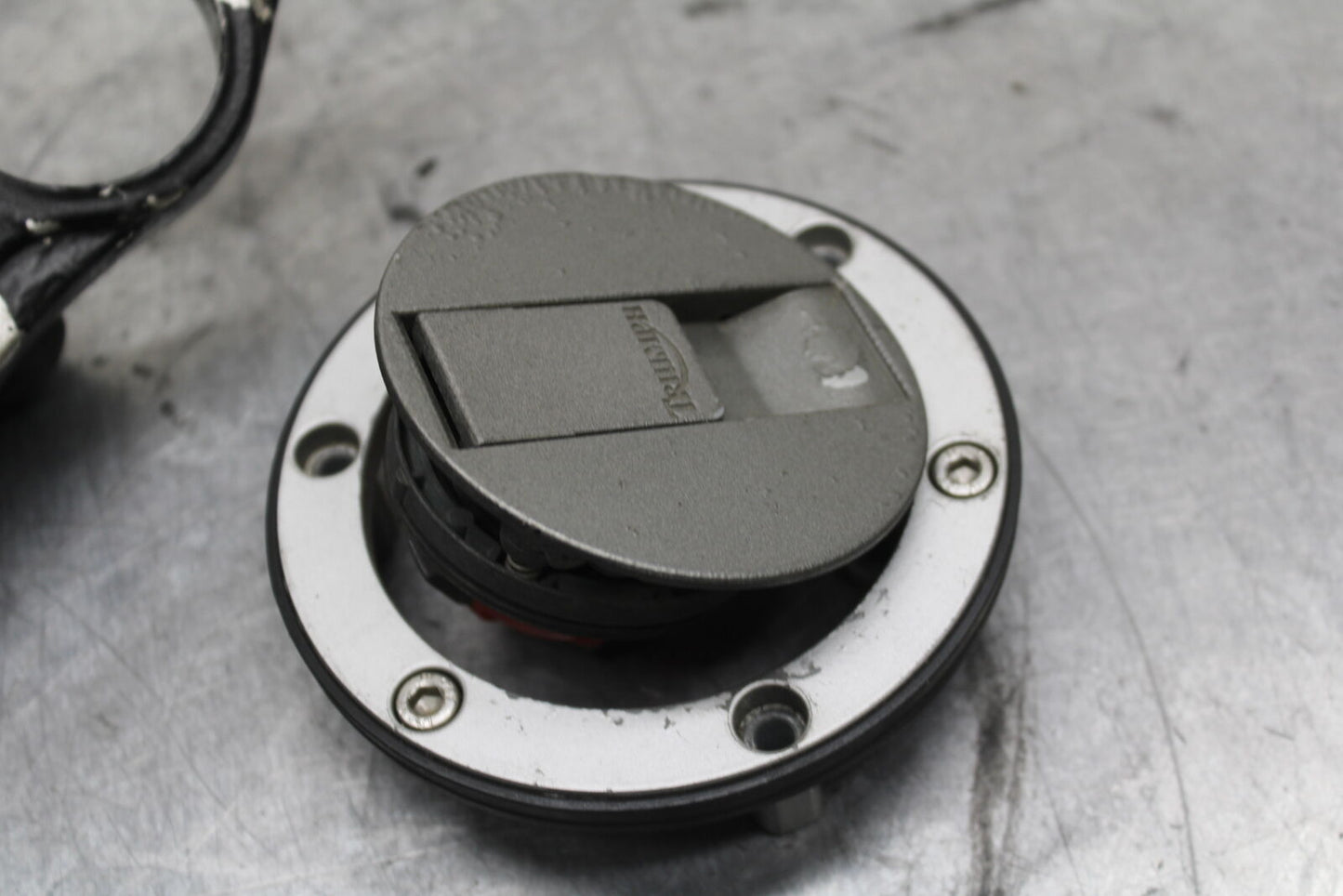 03-04 TRIUMPH DAYTONA 600 IGNITION LOCK KEY SET W/ GAS CAP AND SEAT LOCK BB745