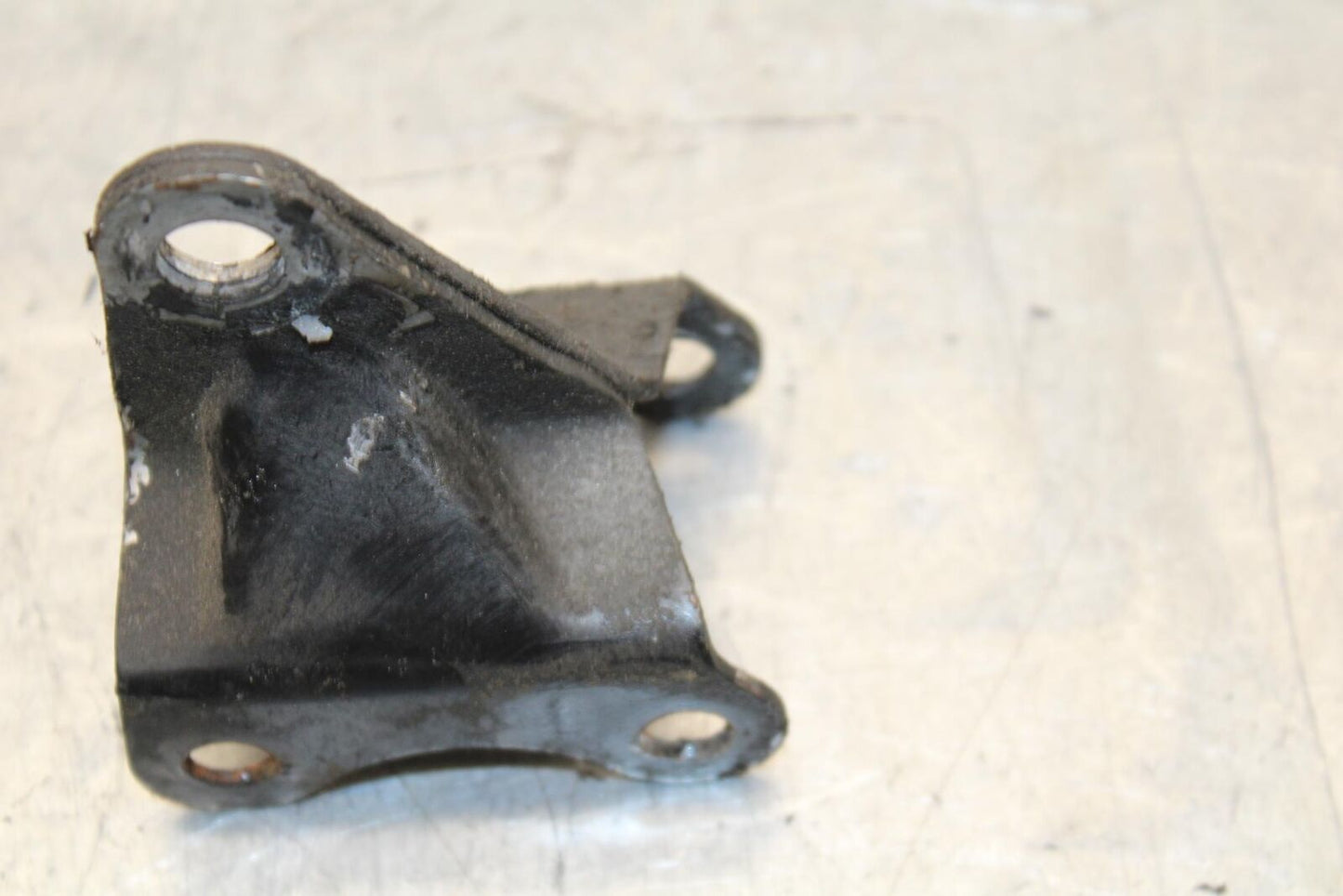 1979 Yamaha XS1100 ENGINE MOUNT MOTOR BRACKET BB572