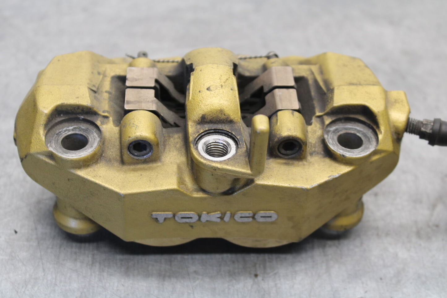 04-05 SUZUKI GSXR600 RIGHT LEFT FRONT BRAKE CALIPER SET PAIR CALIPERS BB658