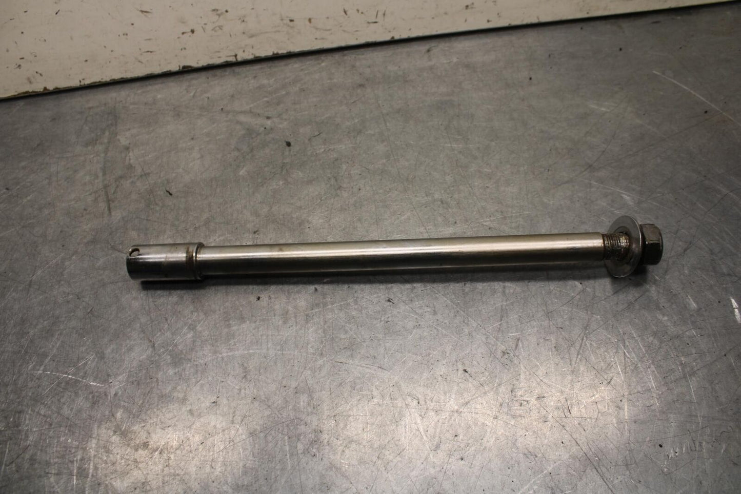 93-07 YAMAHA VMAX 1200 REAR AXLE BACK WHEEL RIM PIVOT BOLT AXEL BB634