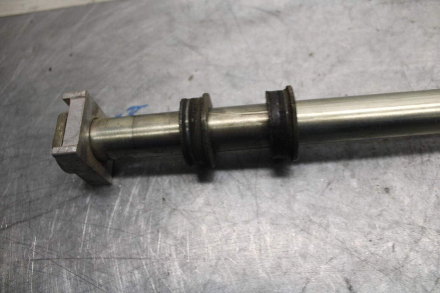 2009 Aprilia Shiver 750 SL750 REAR AXLE BACK WHEEL RIM PIVOT BOLT AXEL BB506