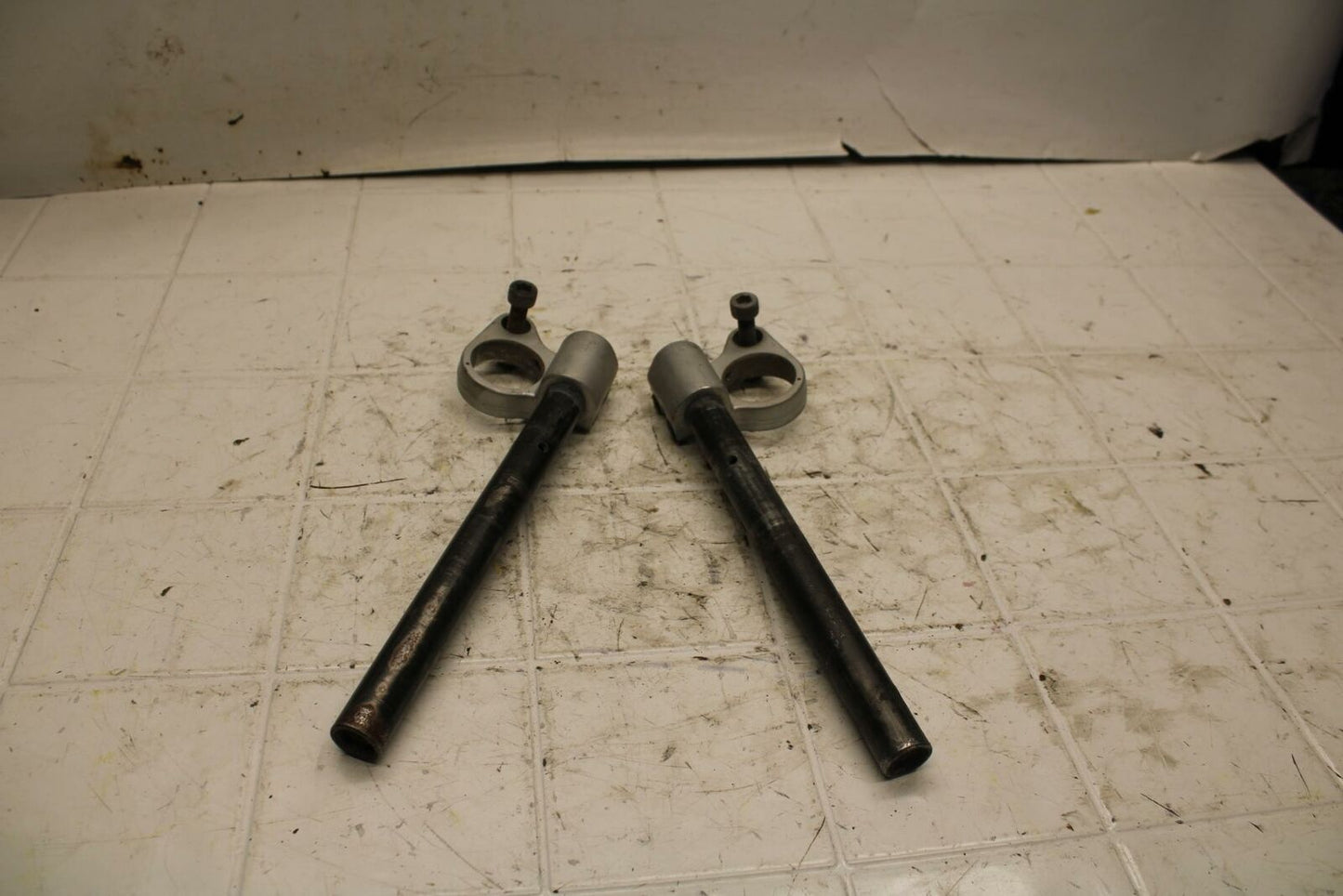 93 SUZUKI KATANA 600 GSX600F LEFT RIGHT CLIP ON ONS HANDLEBARS PAIR SET BB400