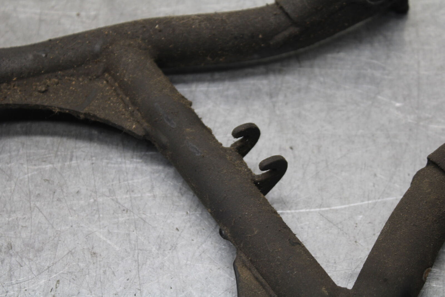 85-86 SUZUKI MADURA 1200 CENTER MAIN STAND BB691
