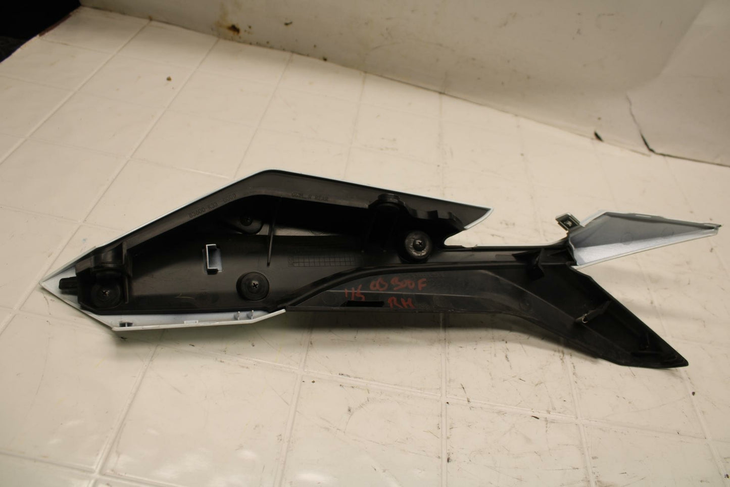 15-16 HONDA CB300F RIGHT REAR BACK TAIL FAIRING COWL SHROUD BB05