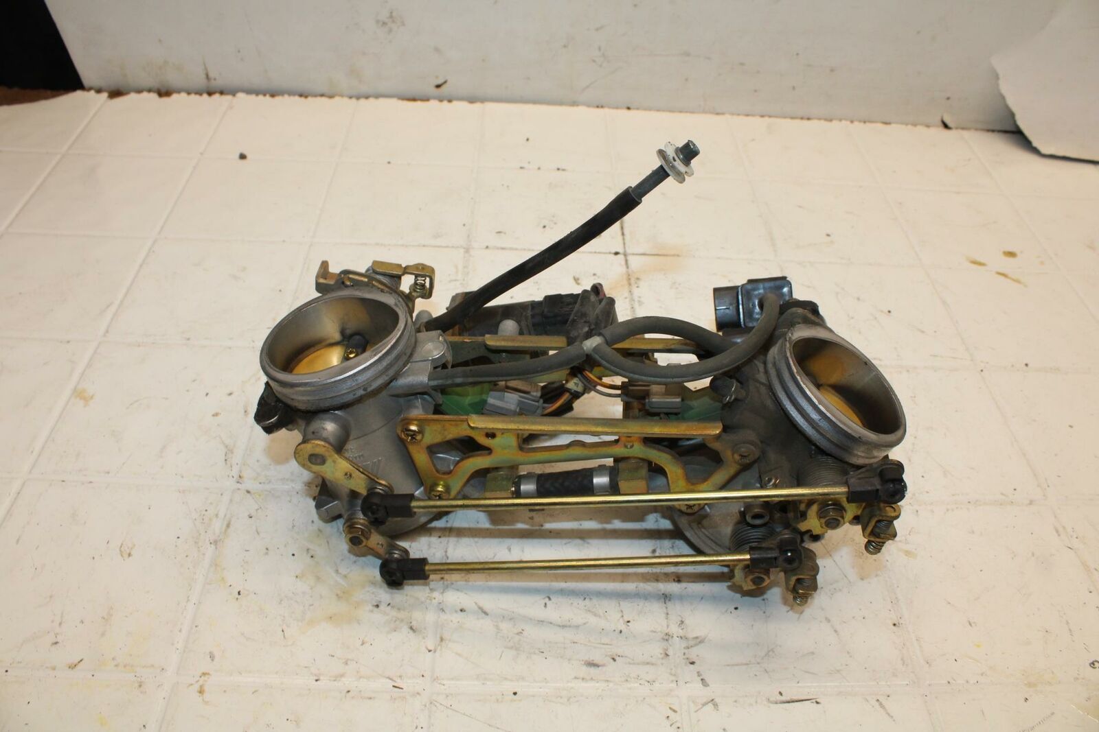 03-05 SUZUKI SV1000 MAIN FUEL INJECTORS / THROTTLE BODIES BB405