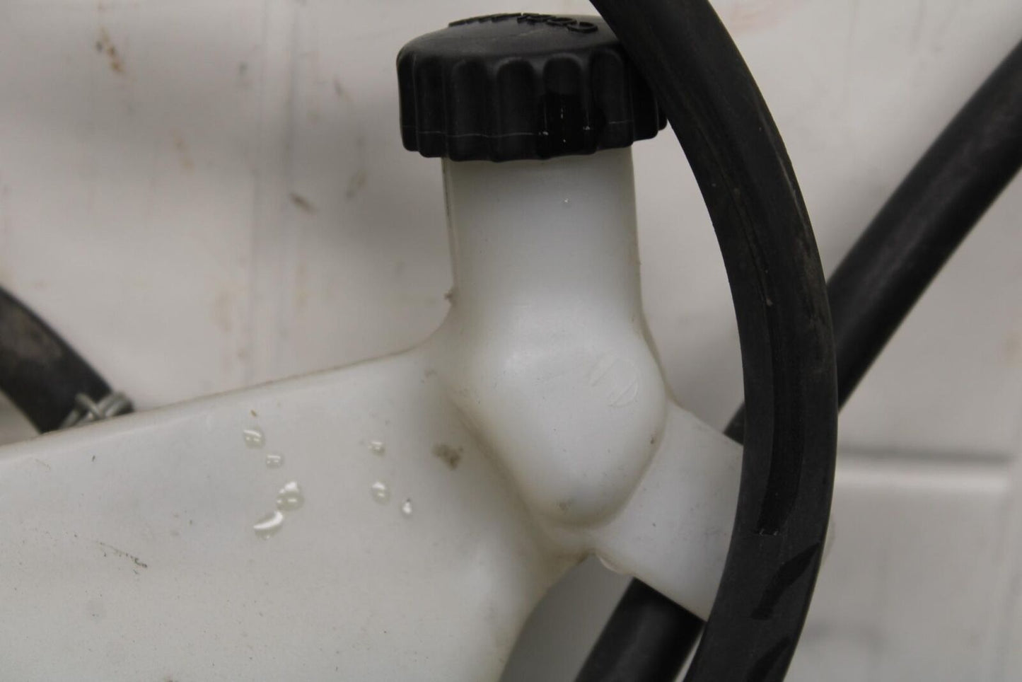 07-11 KTM 990 SUPER DUKE COOLANT WATER TANK RESERVOIR BOTTLE BB578