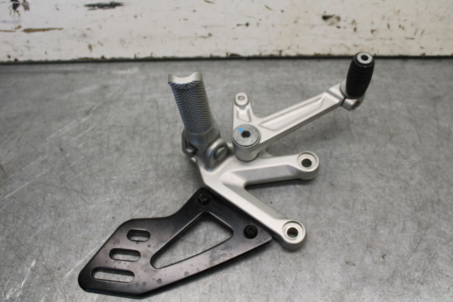 21-24 APRILIA RSV4 LEFT REARSET REAR SET FOOT PEG W SHIFTER BB668