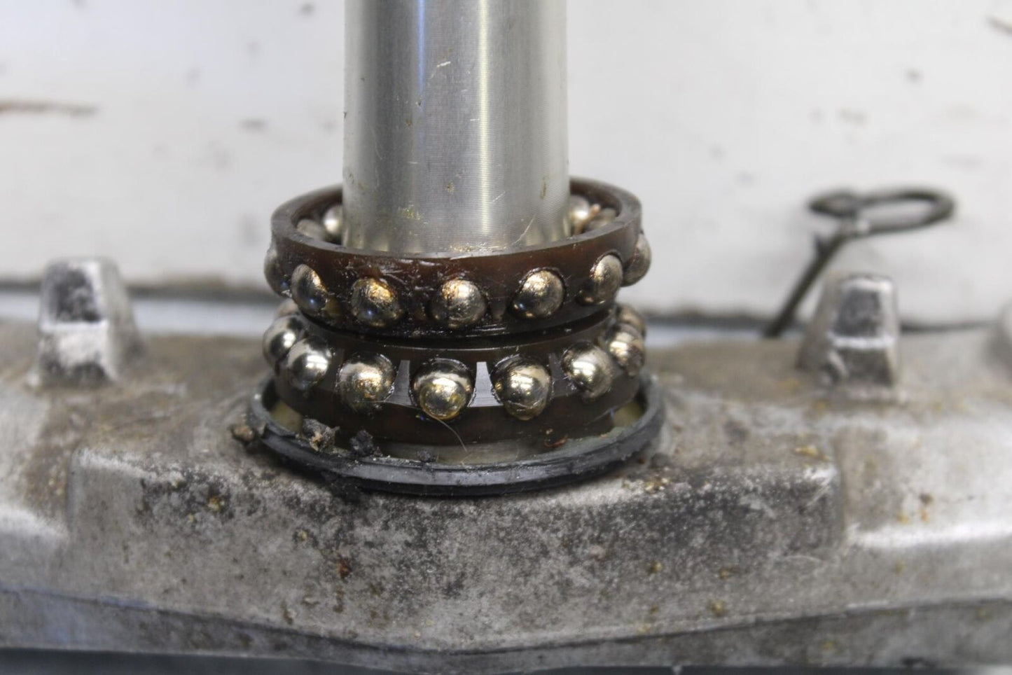 01-03 SUZUKI GSXR600 FRONT FORKS CLAMP LOWER TRIPLE TREE STEM 51410-39F00 BB639