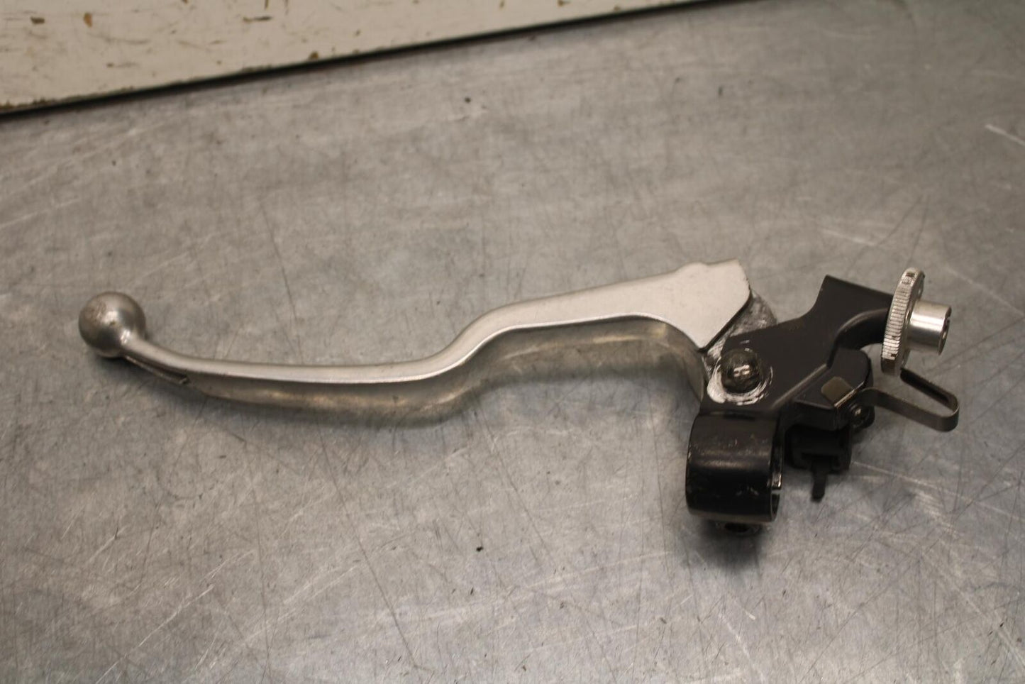 01-03 SUZUKI GSXR600 CLUTCH PERCH MOUNT WITH LEVER  BB633