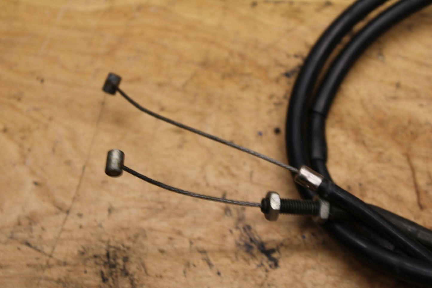 91-93 YAMAHA FZR1000 THROTTLE CABLES LINES BB339