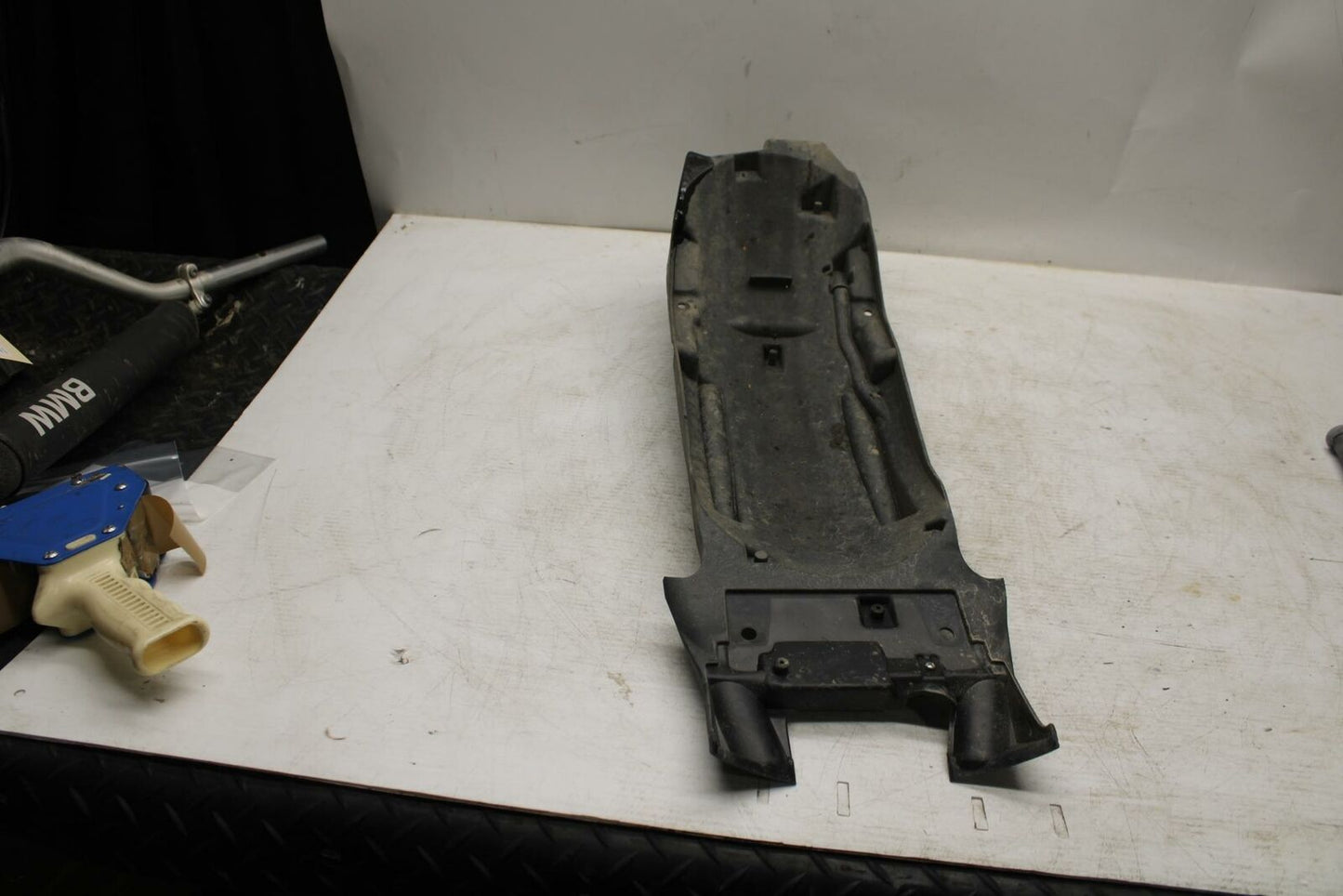 07-13 BMW R1200GS ADVENTURE REAR BACK TAIL UNDERTAIL BATTERY TRAY PLASTIC BB368