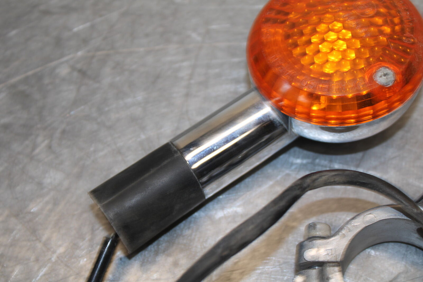 87-03 SUZUKI INTRUDER 1400 VS1400GLP FRONT LEFT RIGHT TURN SIGNALS LIGHT BB702