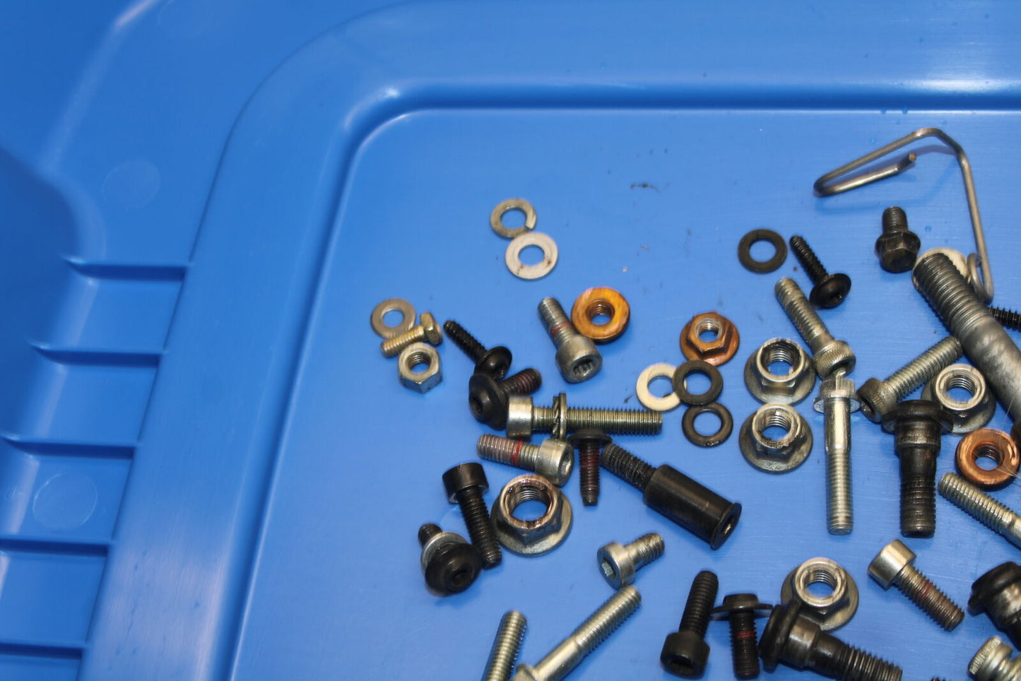 08-10 DUCATI 848 ENGINE MOUNTING BOLTS HARDWARE MOTOR SCREWS BB705