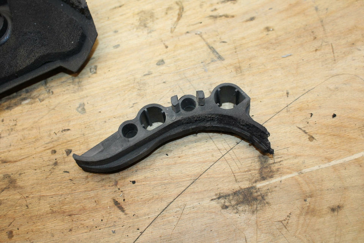 14-17 YAMAHA FZ09 ENGINE SPROCKET COVER BB321