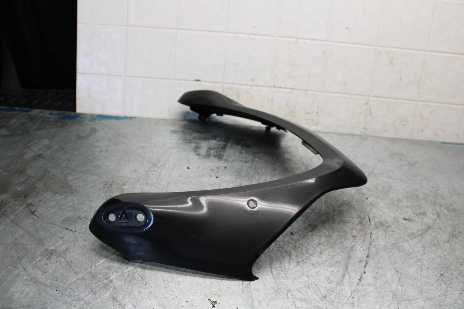 01-05 SUZUKI BANDIT 1200S GSF1200S FRONT UPPER NOSE FAIRING COWL SHROUD BB428
