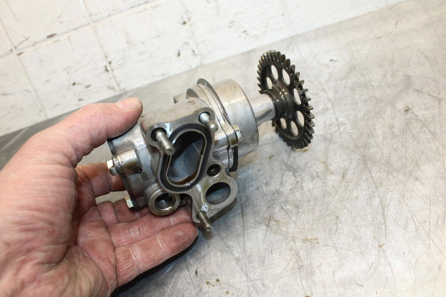 91-92 SUZUKI GSXR750 M ENGINE MOTOR OIL PUMP BB493