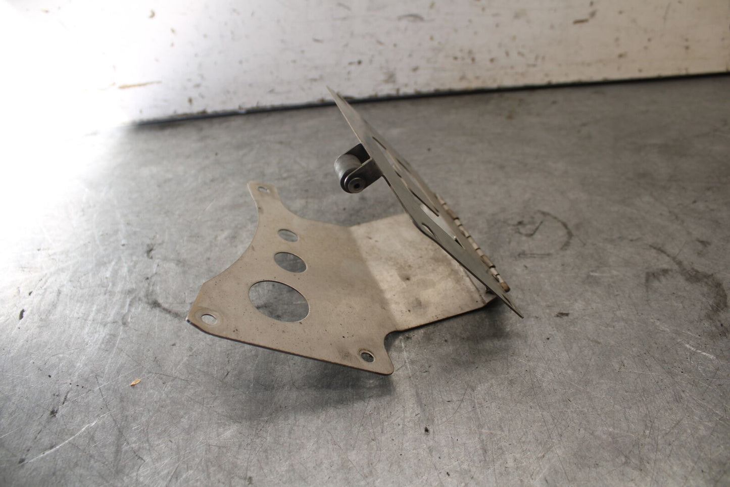 07-08 TRIUMPH DAYTONA 675 AFTERMARKET FENDER ELIMINATOR LICENSE BRACKET BB685