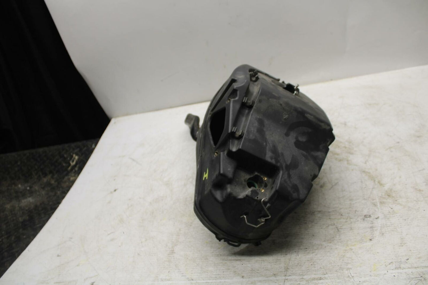 08-10 DUCATI 848 AIRBOX AIR INTAKE FILTER BOX BB369