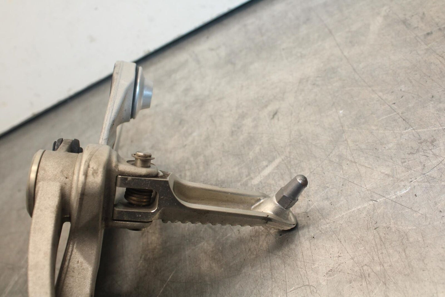 2016 BMW S1000R ABS RIGHT REARSET REAR SET DRIVER FOOT PEG REST STOP BB604